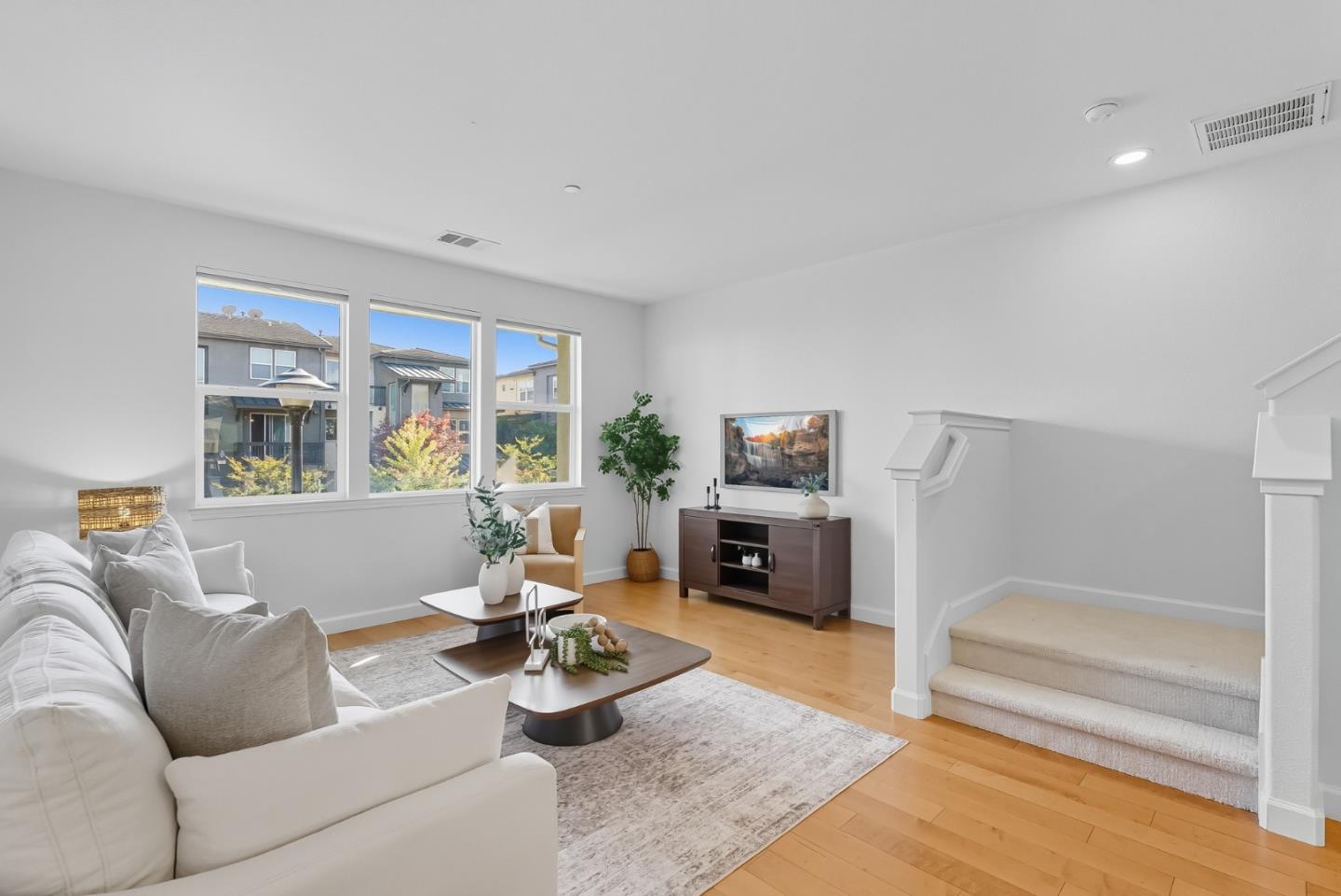 Detail Gallery Image 10 of 48 For 959 Highland Ter, Sunnyvale,  CA 94085 - 3 Beds | 3 Baths