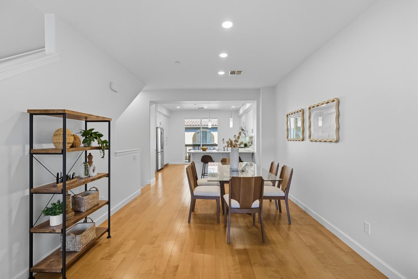 Detail Gallery Image 13 of 48 For 959 Highland Ter, Sunnyvale,  CA 94085 - 3 Beds | 3 Baths