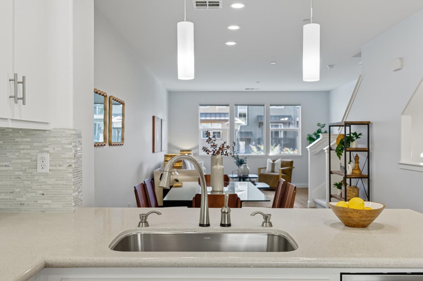 Detail Gallery Image 17 of 48 For 959 Highland Ter, Sunnyvale,  CA 94085 - 3 Beds | 3 Baths