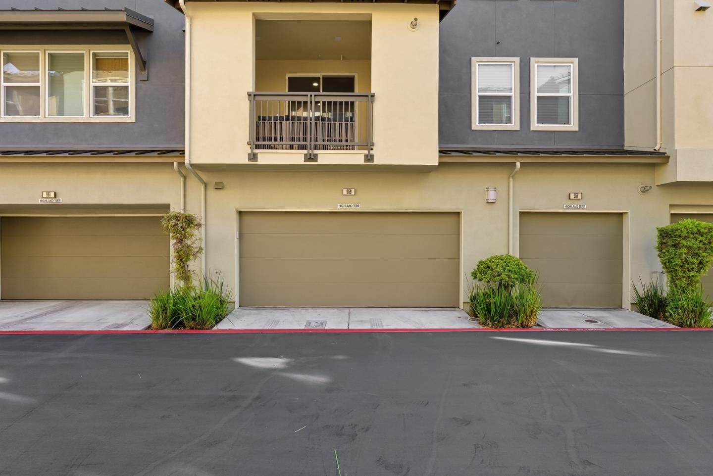 Detail Gallery Image 27 of 48 For 959 Highland Ter, Sunnyvale,  CA 94085 - 3 Beds | 3 Baths