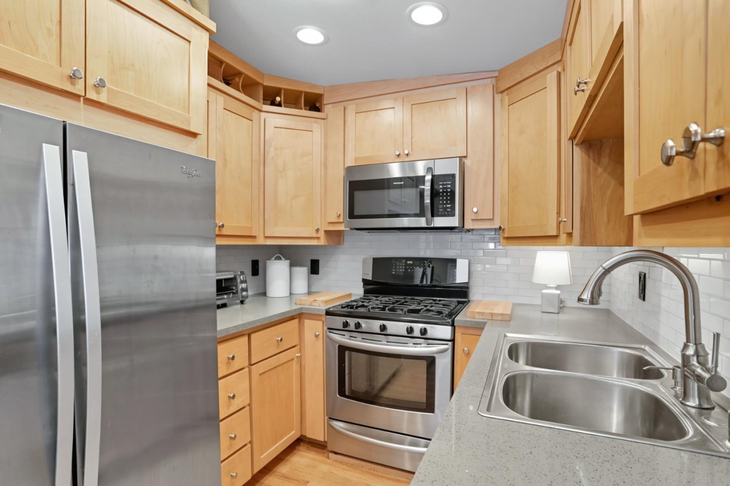 Detail Gallery Image 11 of 43 For 640 N 2nd St, San Jose,  CA 95112 - 4 Beds | 4 Baths