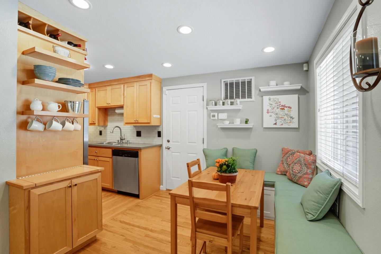 Detail Gallery Image 12 of 43 For 640 N 2nd St, San Jose,  CA 95112 - 4 Beds | 4 Baths