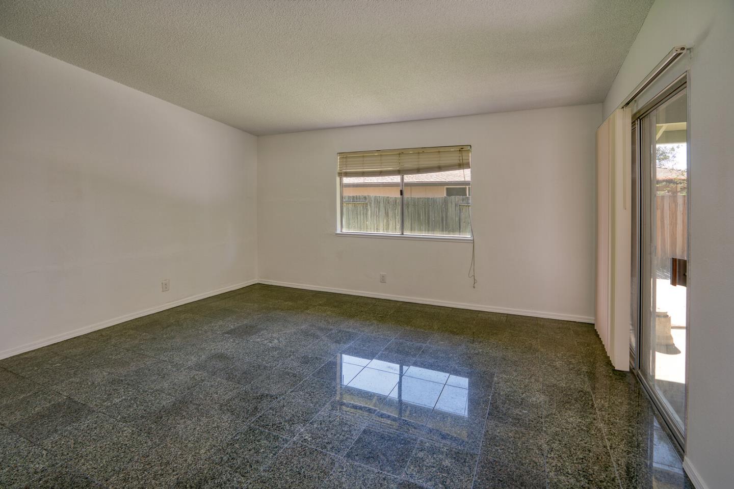 Detail Gallery Image 4 of 29 For 1206-1208 J St, Davis,  CA 95616 - – Beds | – Baths