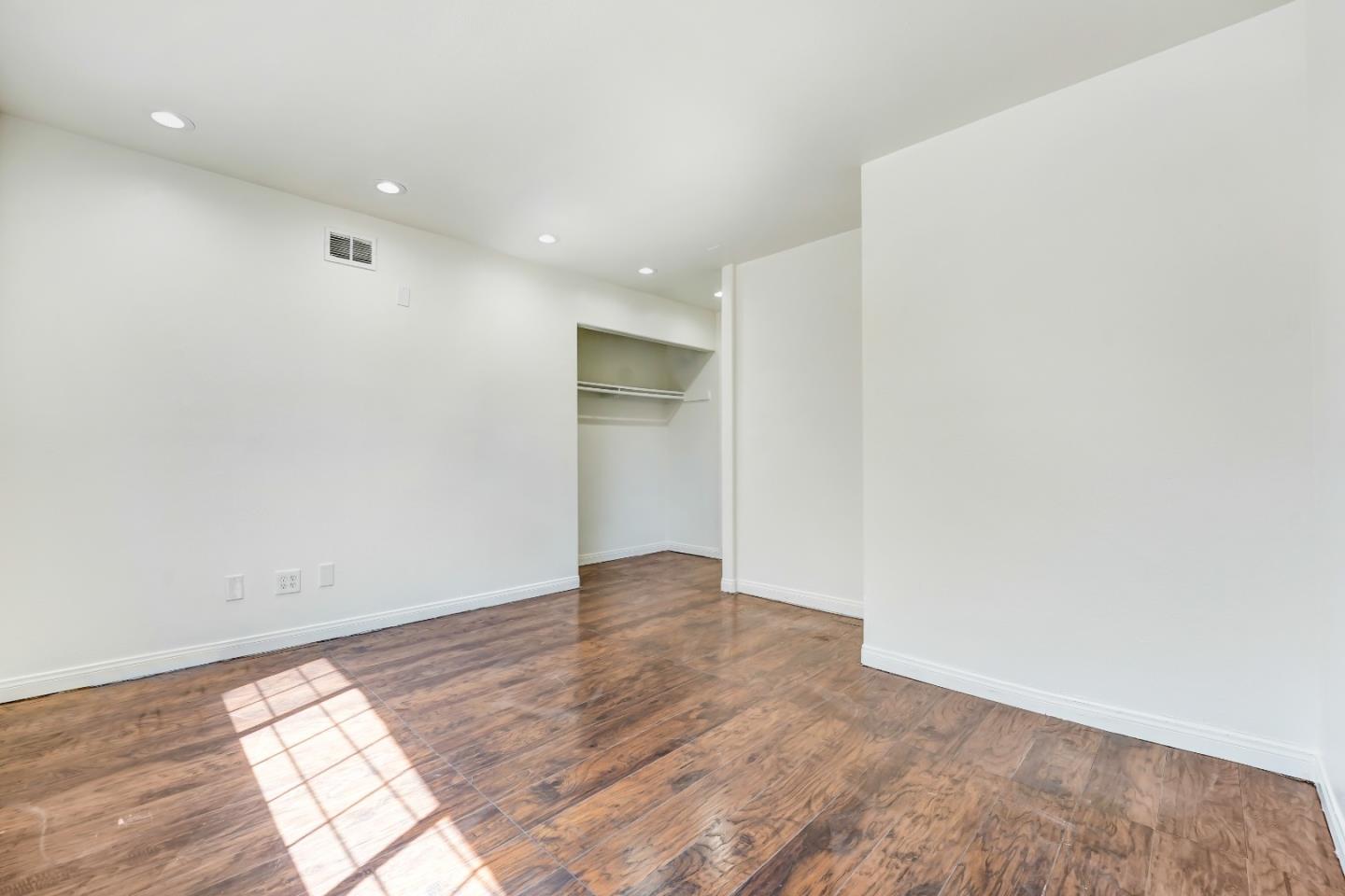 14822 Lorne St, Los Angeles, CA 91402 photo 10