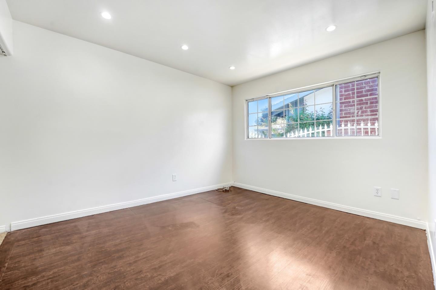 14822 Lorne St, Los Angeles, CA 91402 photo 14