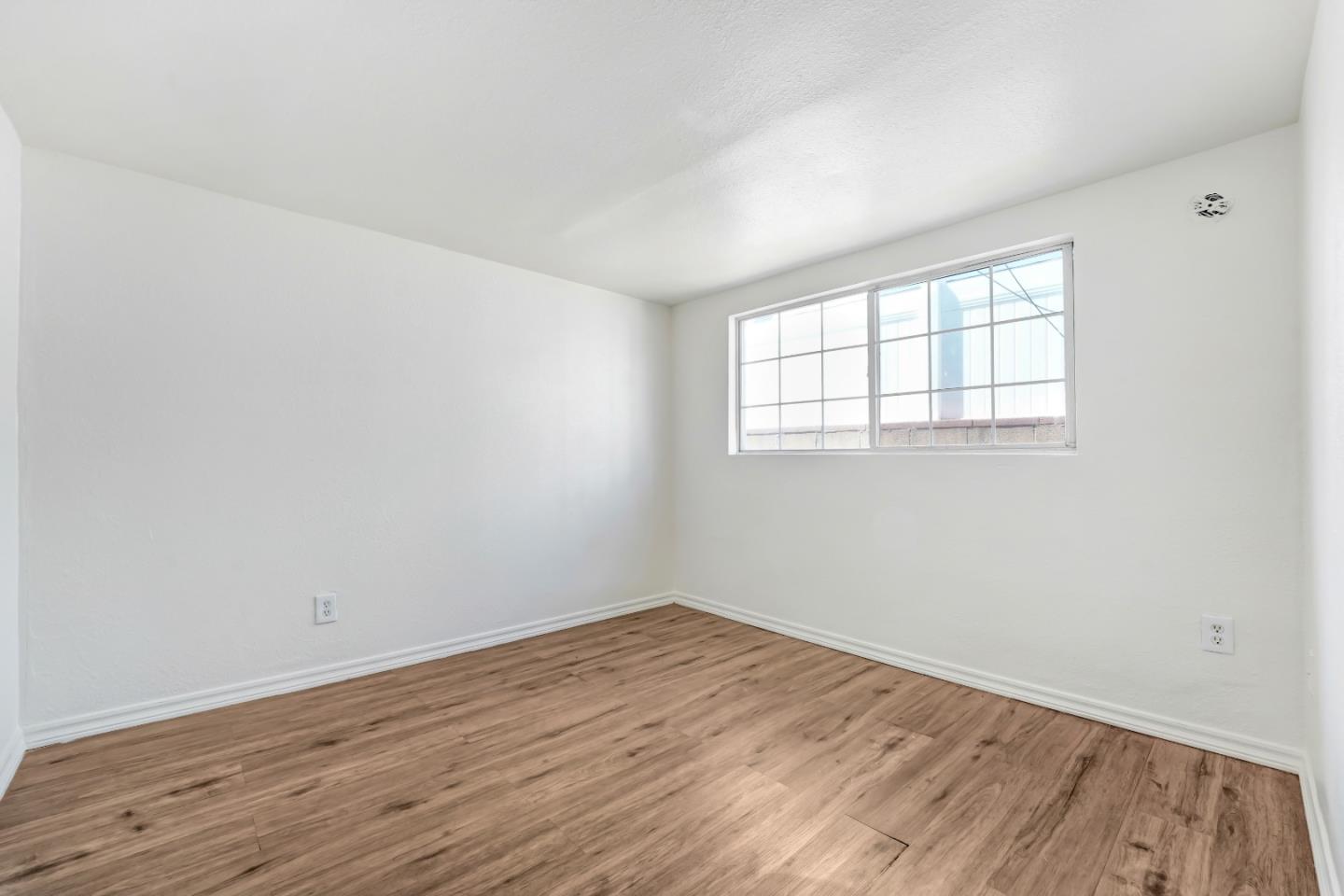 14822 Lorne St, Los Angeles, CA 91402 photo 17