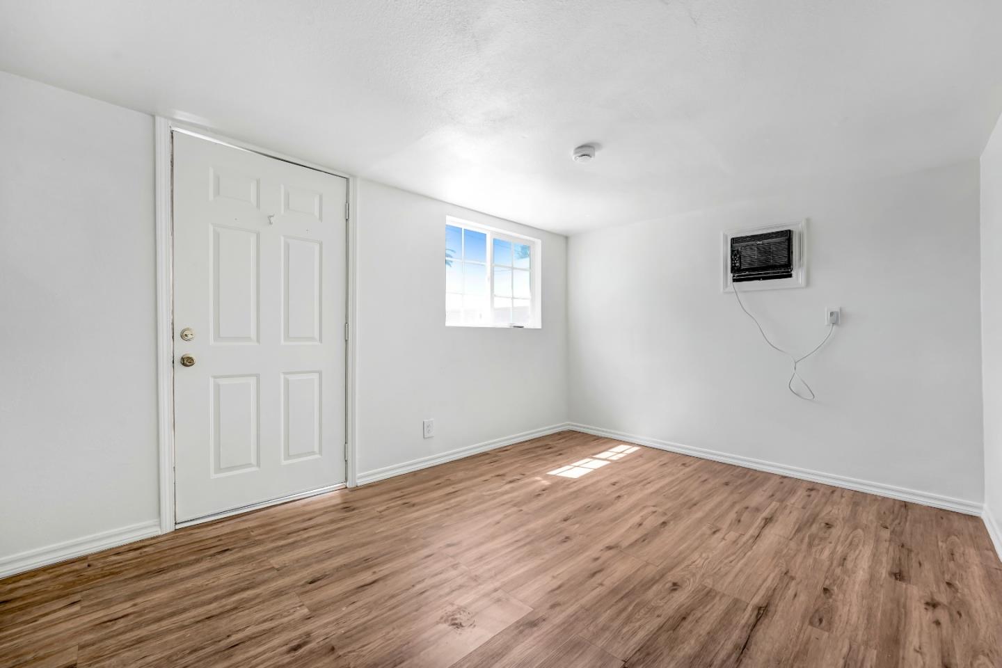 14822 Lorne St, Los Angeles, CA 91402 photo 19