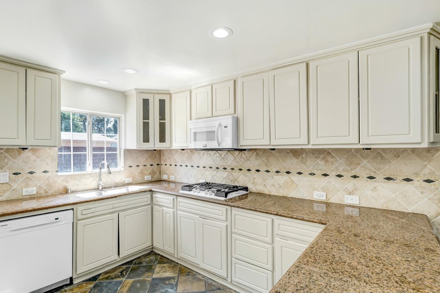 14822 Lorne St, Los Angeles, CA 91402 photo 5