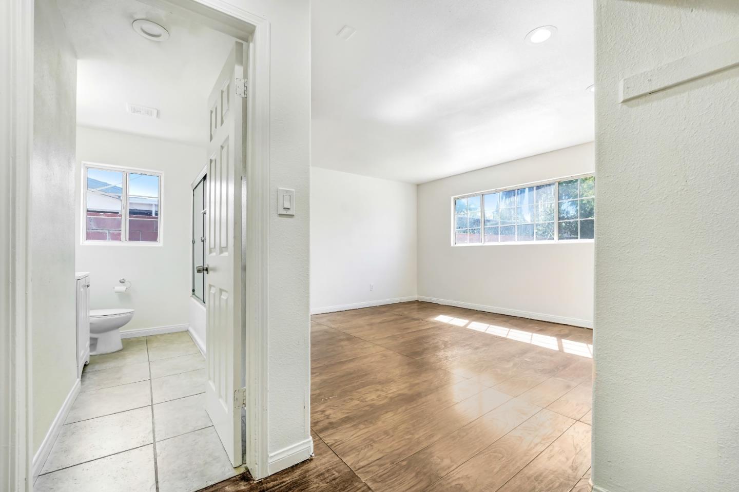 14822 Lorne St, Los Angeles, CA 91402 photo 8