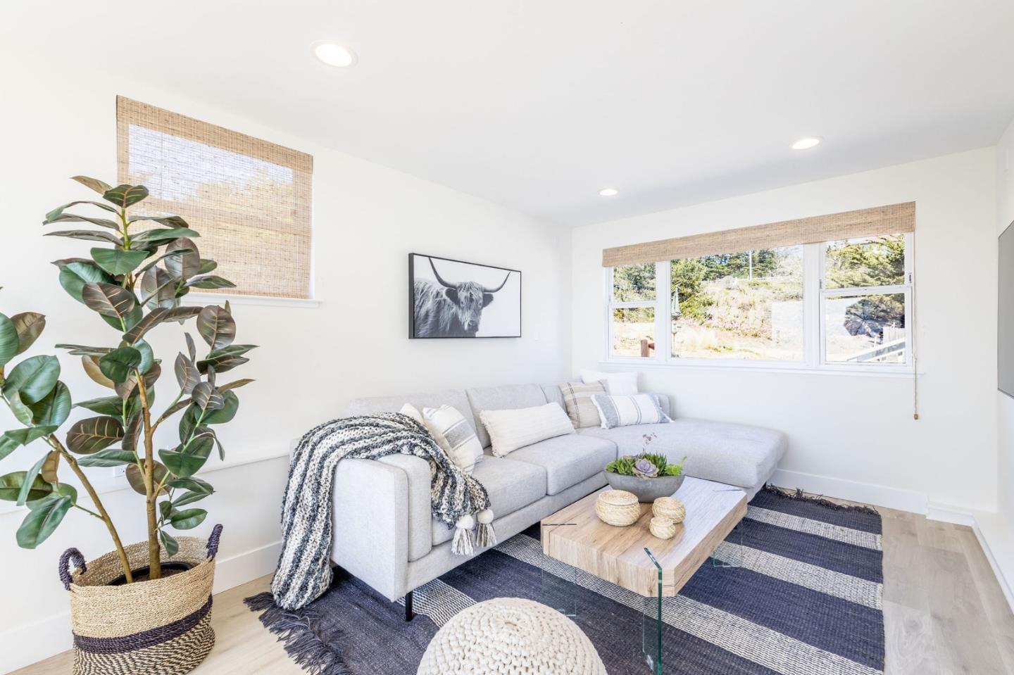 Detail Gallery Image 8 of 39 For 2000 Vallemar, Moss Beach,  CA 94038 - 3 Beds | 2 Baths