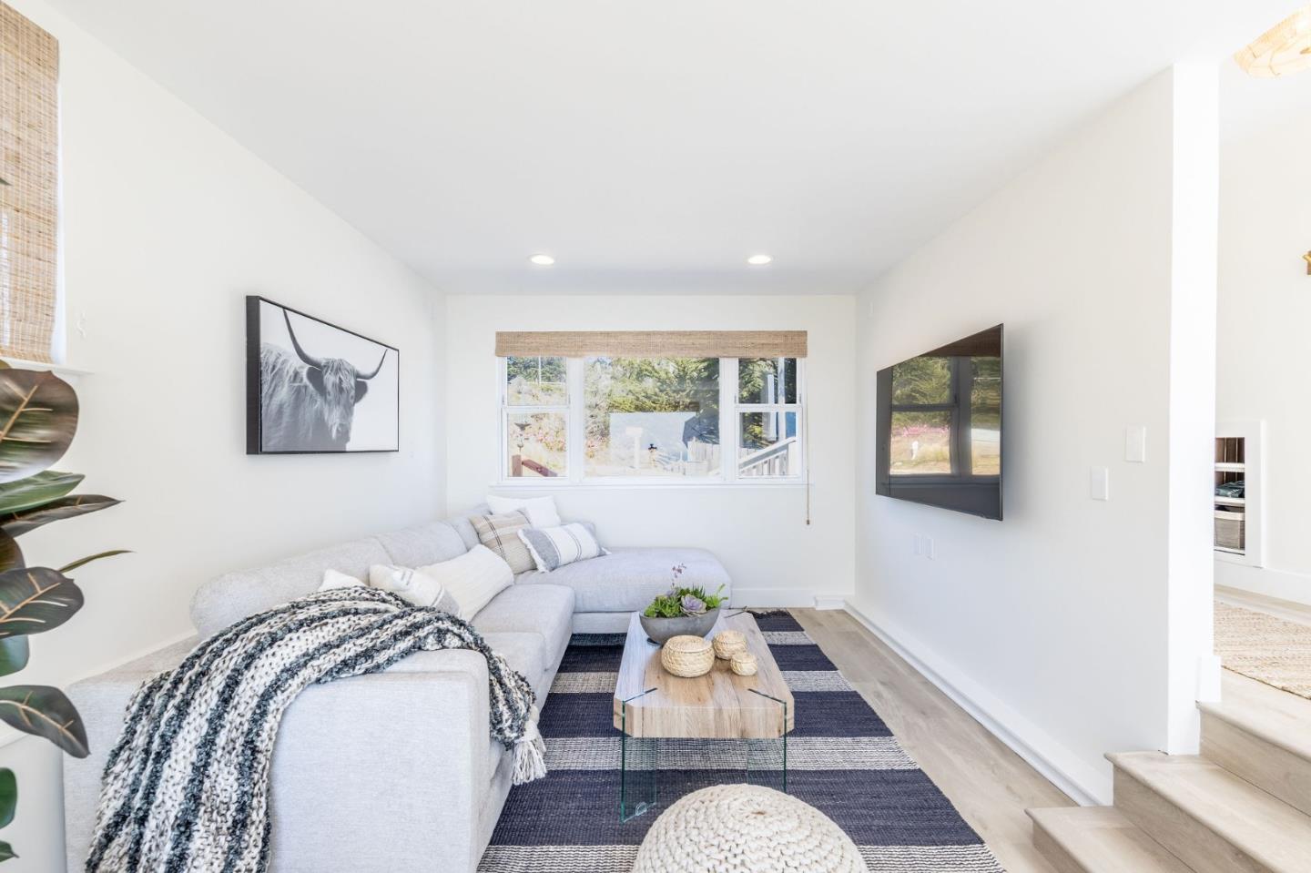 Detail Gallery Image 9 of 39 For 2000 Vallemar, Moss Beach,  CA 94038 - 3 Beds | 2 Baths