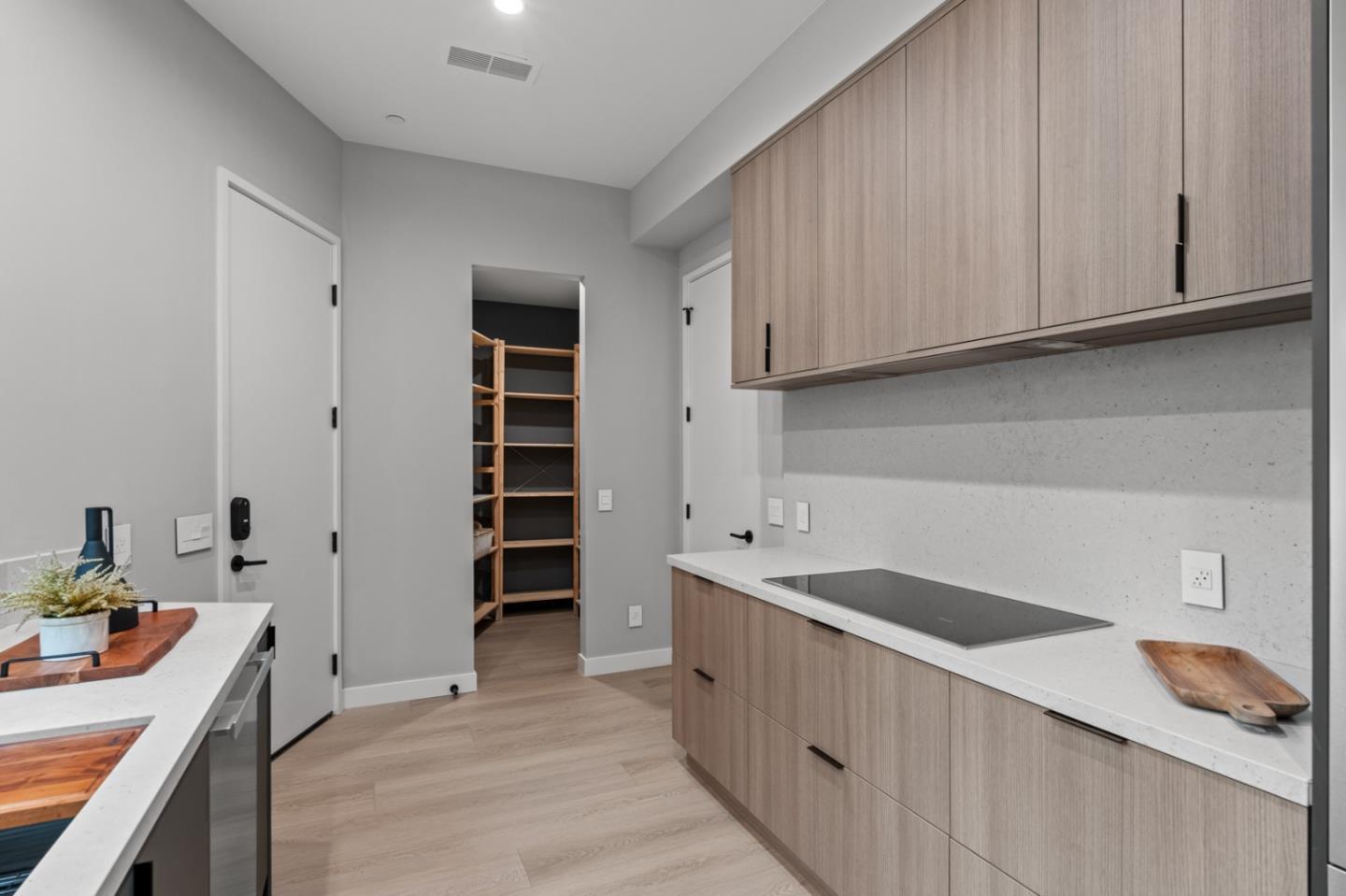 Detail Gallery Image 14 of 60 For 90 Crescent Dr, Palo Alto,  CA 94301 - 5 Beds | 5/2 Baths