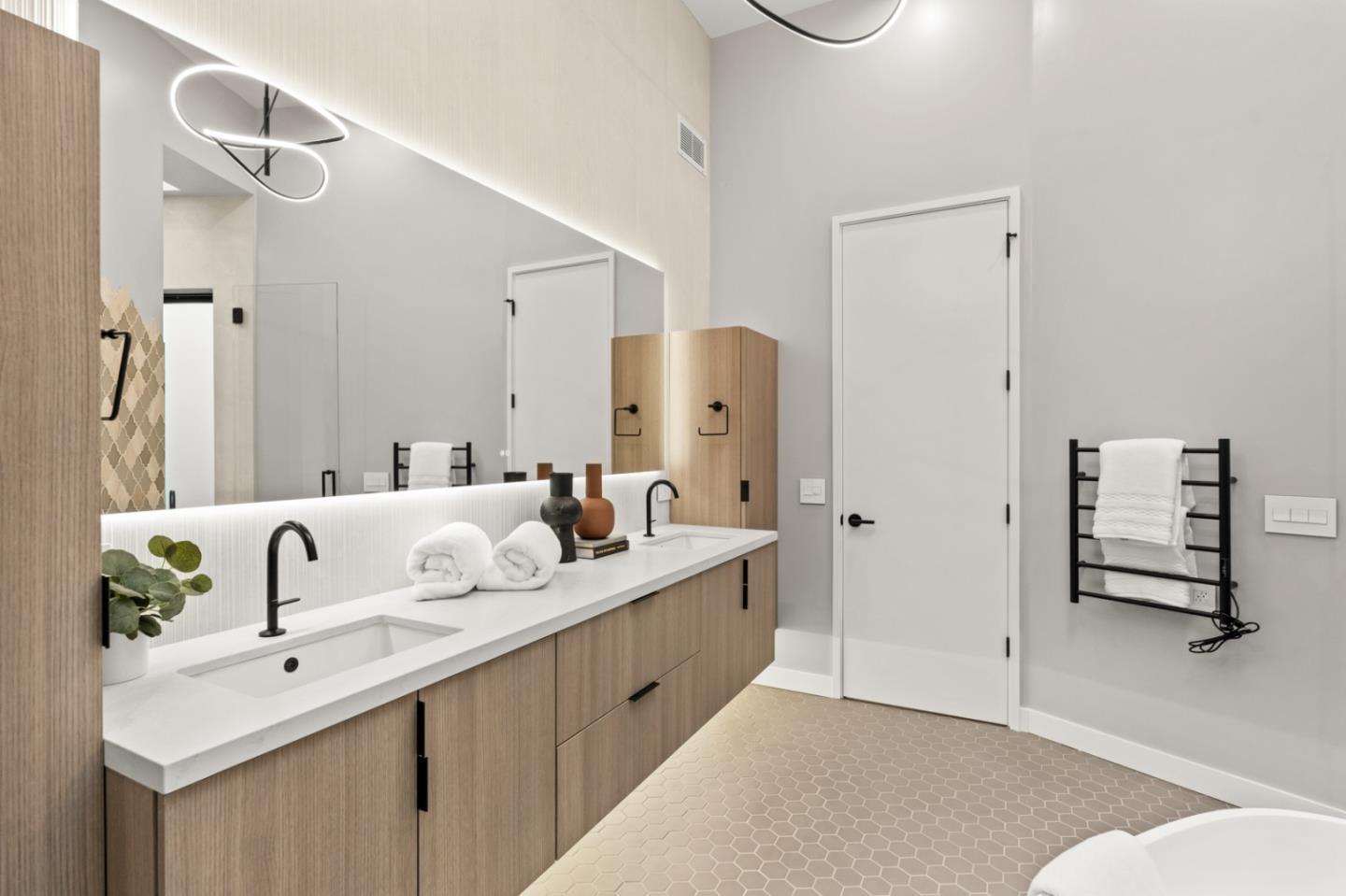 Detail Gallery Image 18 of 60 For 90 Crescent Dr, Palo Alto,  CA 94301 - 5 Beds | 5/2 Baths