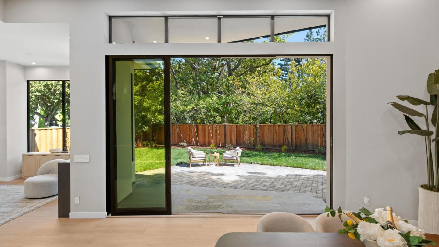 Detail Gallery Image 24 of 60 For 90 Crescent Dr, Palo Alto,  CA 94301 - 5 Beds | 5/2 Baths