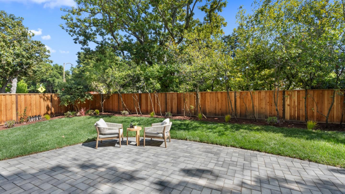 Detail Gallery Image 25 of 60 For 90 Crescent Dr, Palo Alto,  CA 94301 - 5 Beds | 5/2 Baths