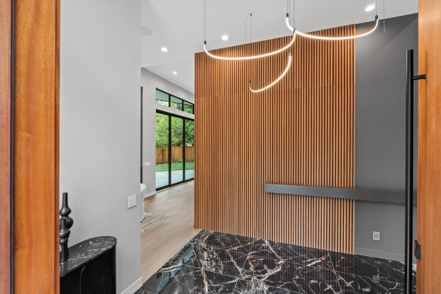 Detail Gallery Image 3 of 60 For 90 Crescent Dr, Palo Alto,  CA 94301 - 5 Beds | 5/2 Baths