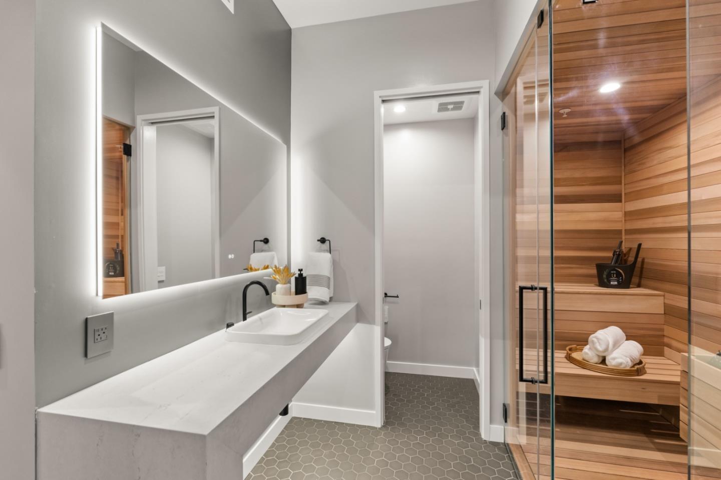 Detail Gallery Image 33 of 60 For 90 Crescent Dr, Palo Alto,  CA 94301 - 5 Beds | 5/2 Baths