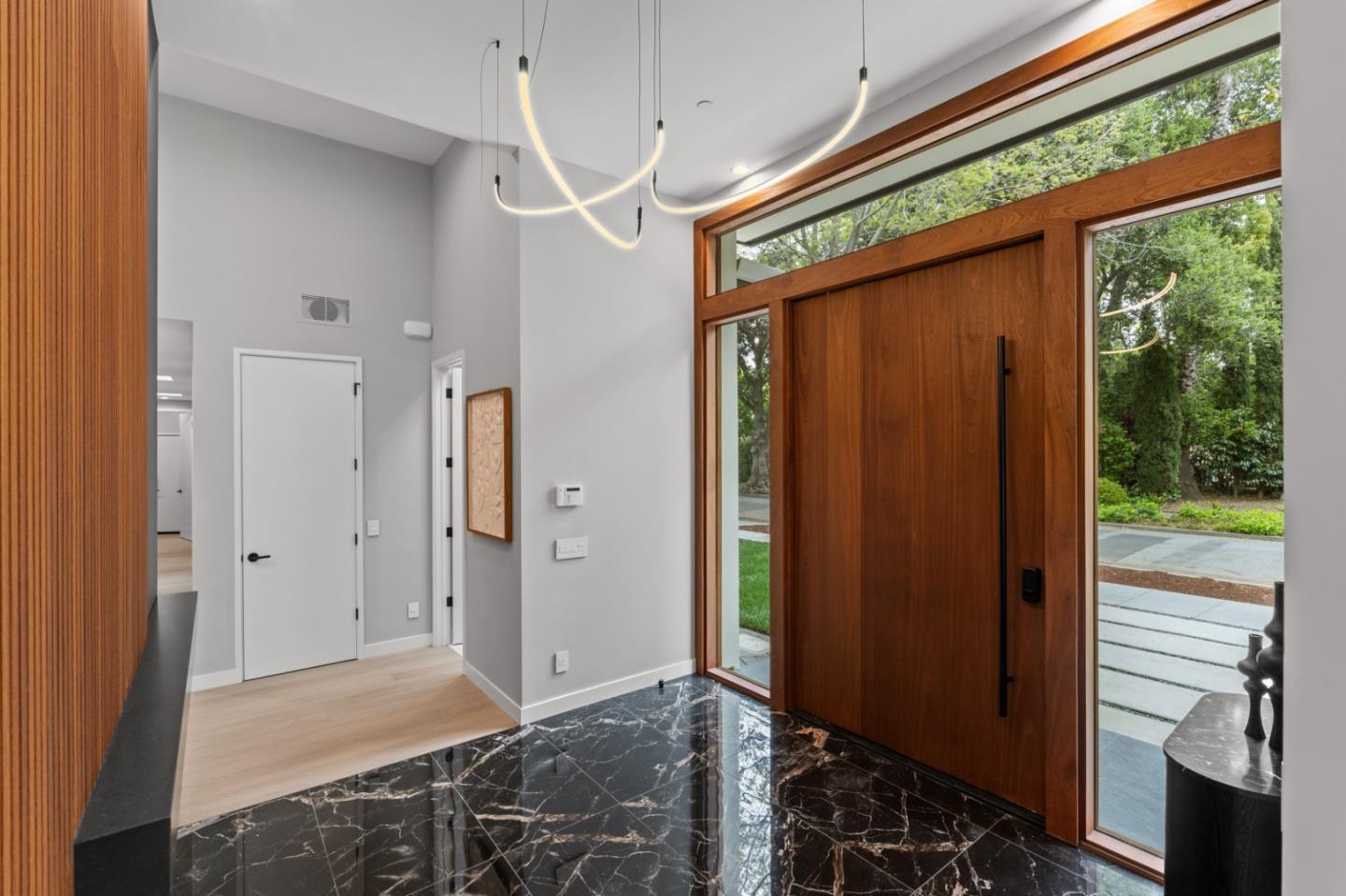 Detail Gallery Image 4 of 60 For 90 Crescent Dr, Palo Alto,  CA 94301 - 5 Beds | 5/2 Baths