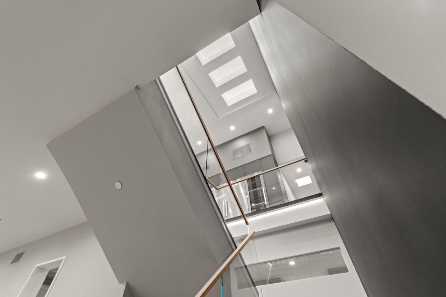 Detail Gallery Image 44 of 60 For 90 Crescent Dr, Palo Alto,  CA 94301 - 5 Beds | 5/2 Baths