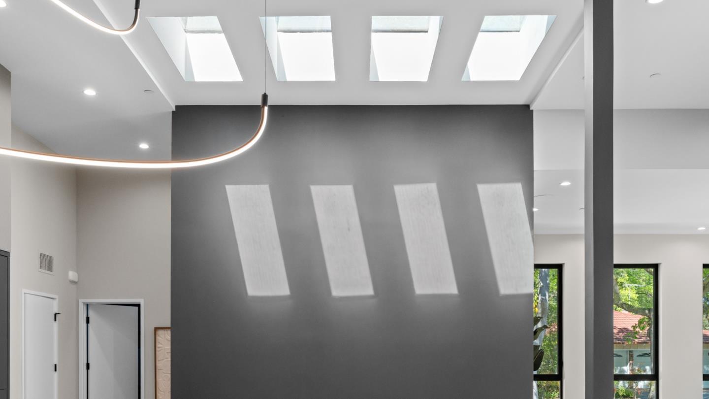 Detail Gallery Image 45 of 60 For 90 Crescent Dr, Palo Alto,  CA 94301 - 5 Beds | 5/2 Baths