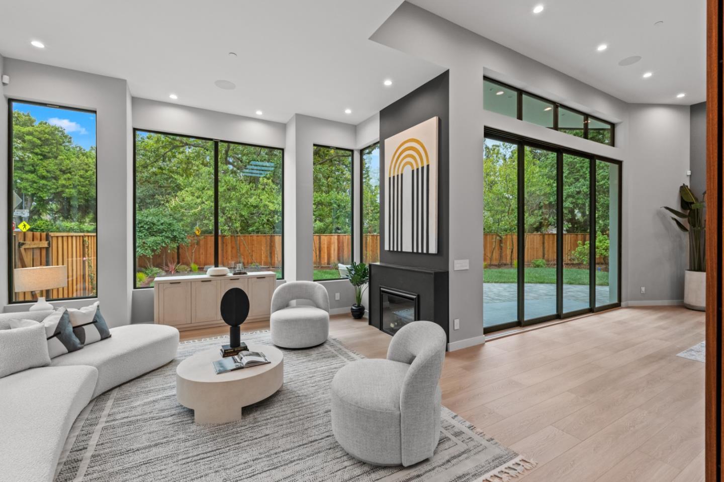 Detail Gallery Image 5 of 60 For 90 Crescent Dr, Palo Alto,  CA 94301 - 5 Beds | 5/2 Baths