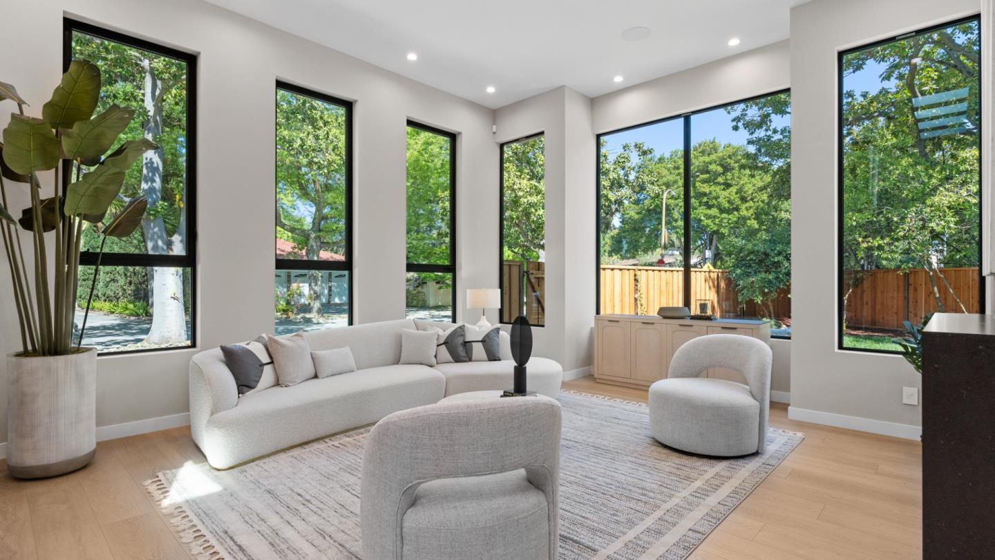 Detail Gallery Image 6 of 60 For 90 Crescent Dr, Palo Alto,  CA 94301 - 5 Beds | 5/2 Baths