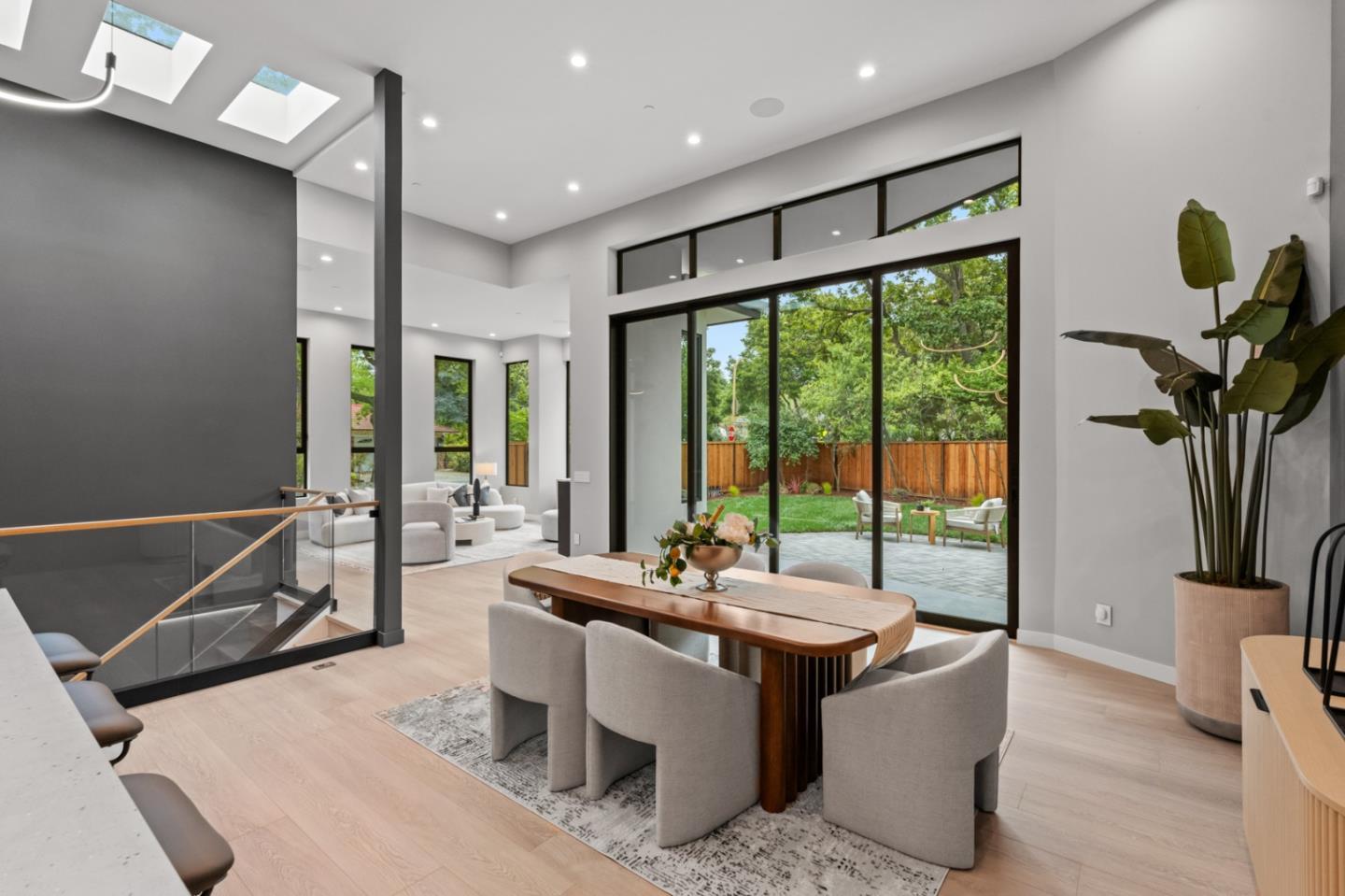 Detail Gallery Image 9 of 60 For 90 Crescent Dr, Palo Alto,  CA 94301 - 5 Beds | 5/2 Baths