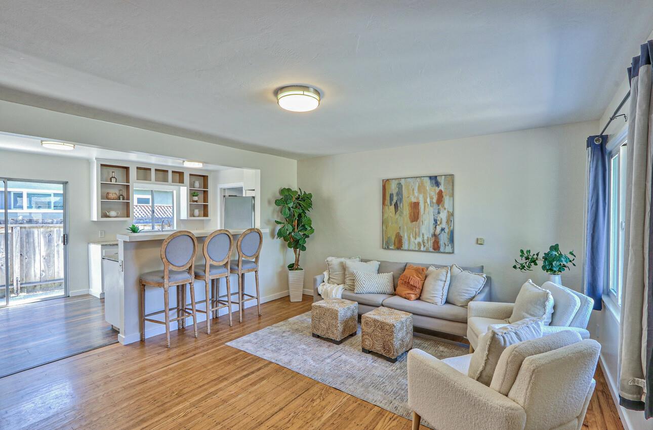 Detail Gallery Image 3 of 36 For 1815 King St, Santa Cruz,  CA 95060 - 2 Beds | 1 Baths