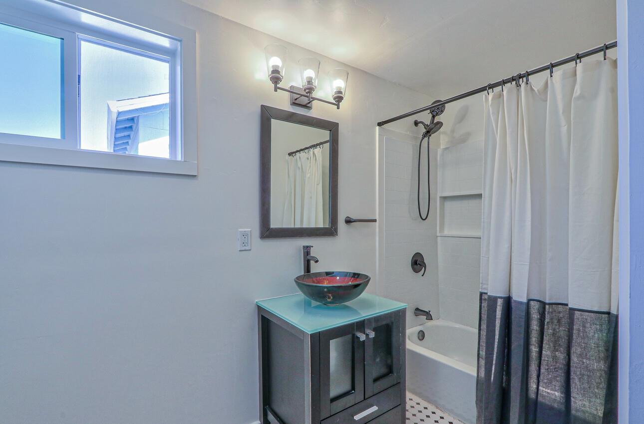 Detail Gallery Image 30 of 36 For 1815 King St, Santa Cruz,  CA 95060 - 2 Beds | 1 Baths