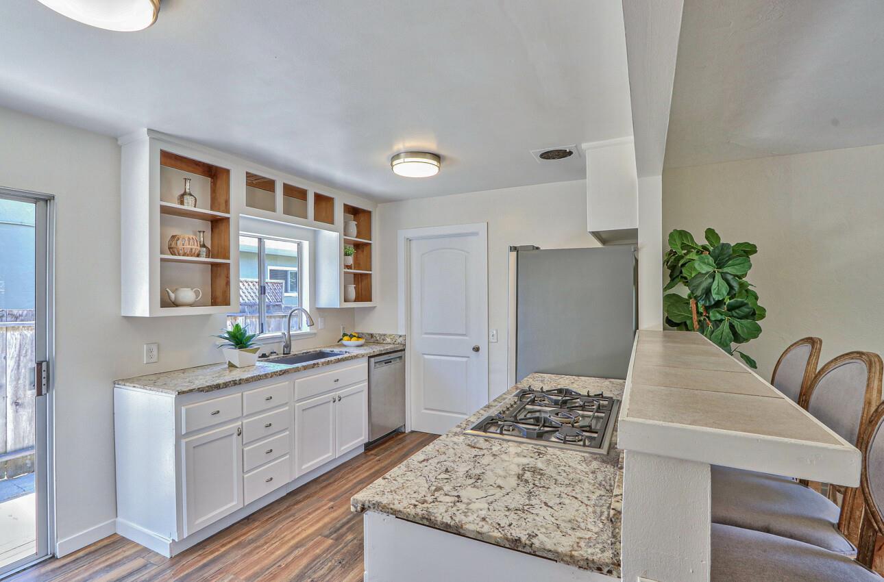 Detail Gallery Image 6 of 36 For 1815 King St, Santa Cruz,  CA 95060 - 2 Beds | 1 Baths