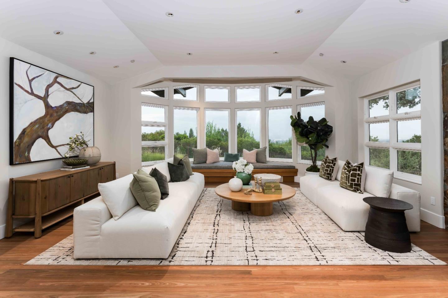 Detail Gallery Image 10 of 36 For 12008 Emerald Hill Ln, Los Altos Hills,  CA 94022 - 4 Beds | 3/1 Baths