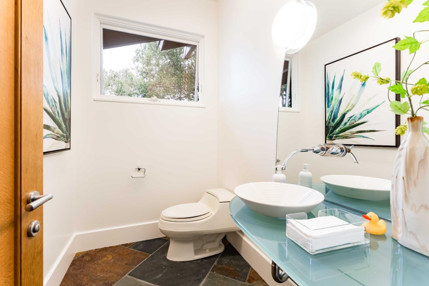 Detail Gallery Image 17 of 36 For 12008 Emerald Hill Ln, Los Altos Hills,  CA 94022 - 4 Beds | 3/1 Baths