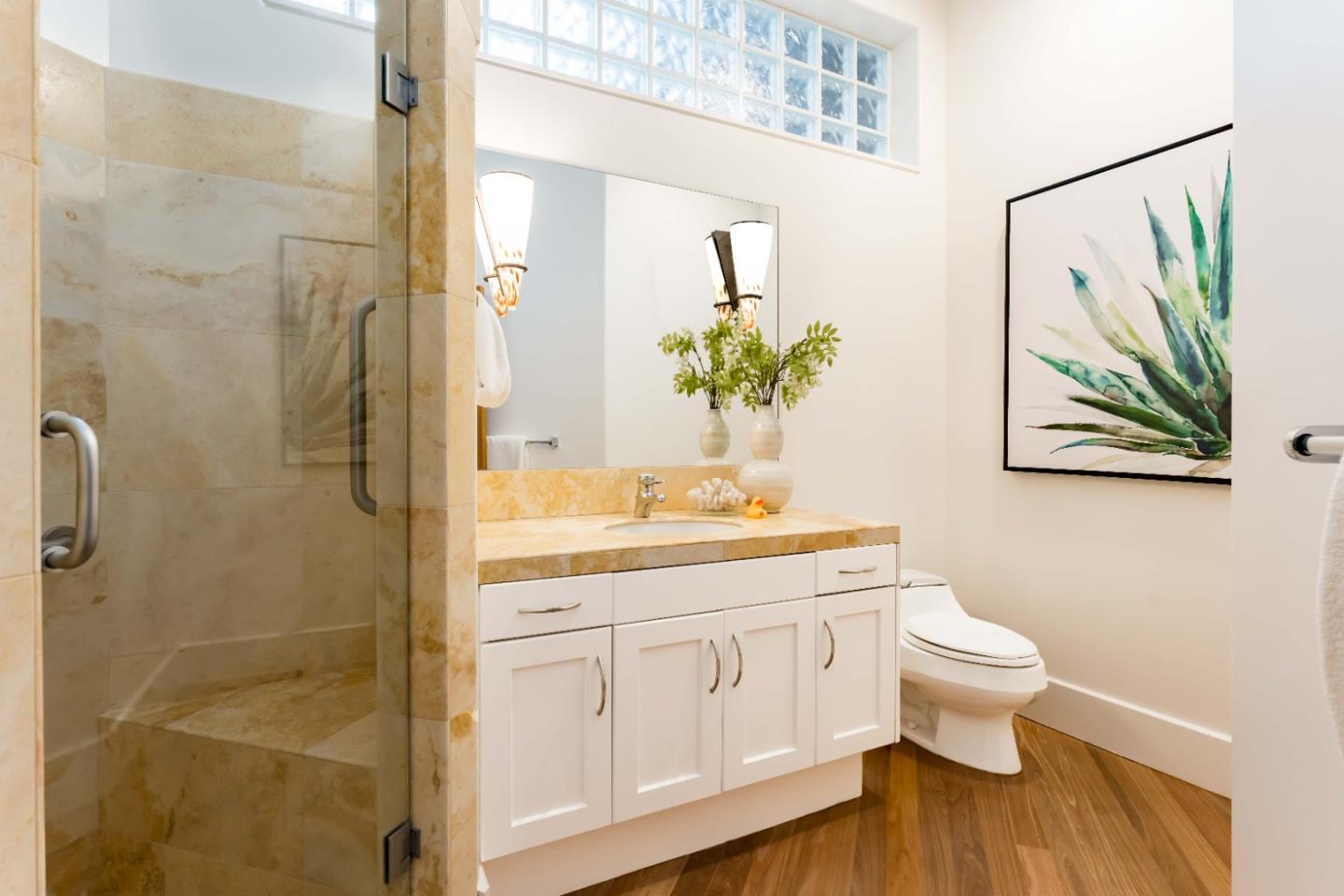 Detail Gallery Image 19 of 36 For 12008 Emerald Hill Ln, Los Altos Hills,  CA 94022 - 4 Beds | 3/1 Baths