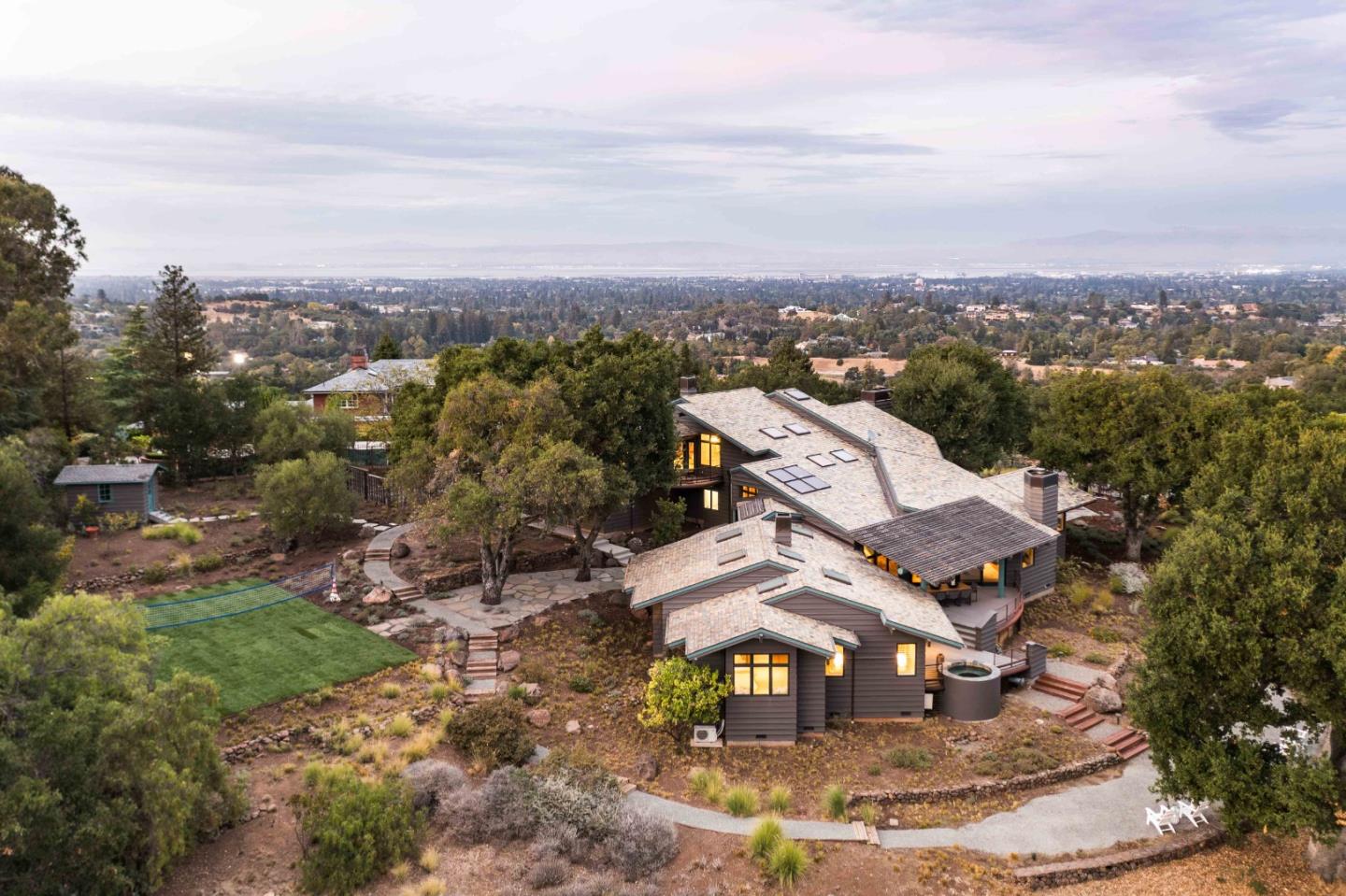 Detail Gallery Image 25 of 36 For 12008 Emerald Hill Ln, Los Altos Hills,  CA 94022 - 4 Beds | 3/1 Baths