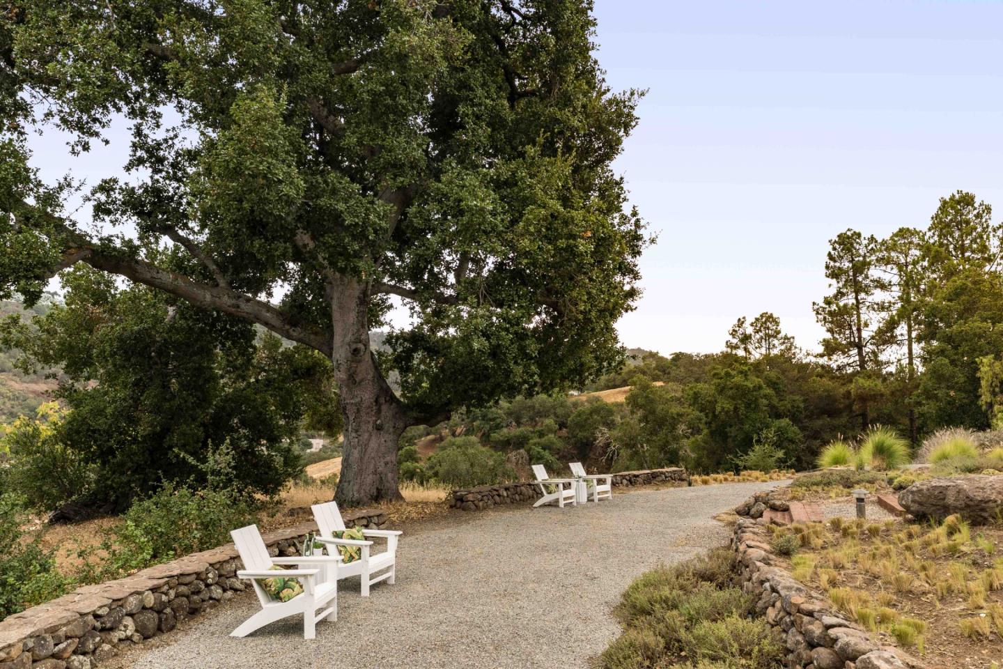Detail Gallery Image 32 of 36 For 12008 Emerald Hill Ln, Los Altos Hills,  CA 94022 - 4 Beds | 3/1 Baths
