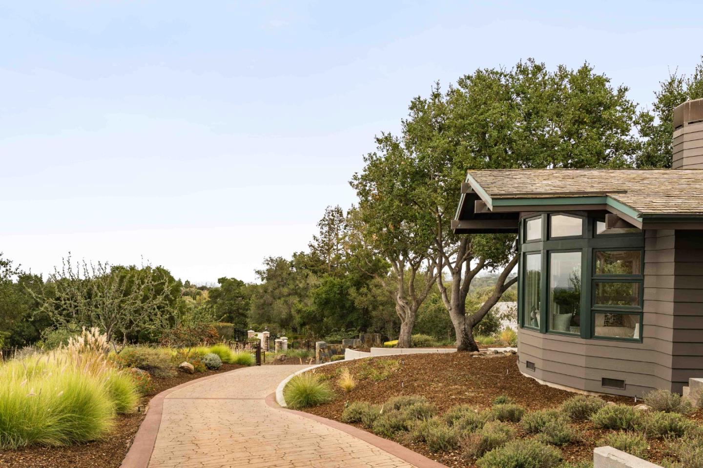 Detail Gallery Image 33 of 36 For 12008 Emerald Hill Ln, Los Altos Hills,  CA 94022 - 4 Beds | 3/1 Baths