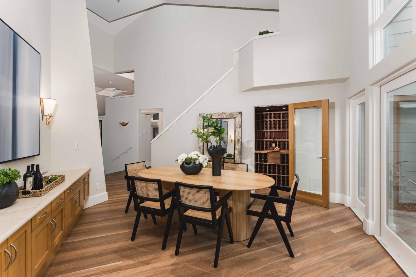 Detail Gallery Image 9 of 36 For 12008 Emerald Hill Ln, Los Altos Hills,  CA 94022 - 4 Beds | 3/1 Baths