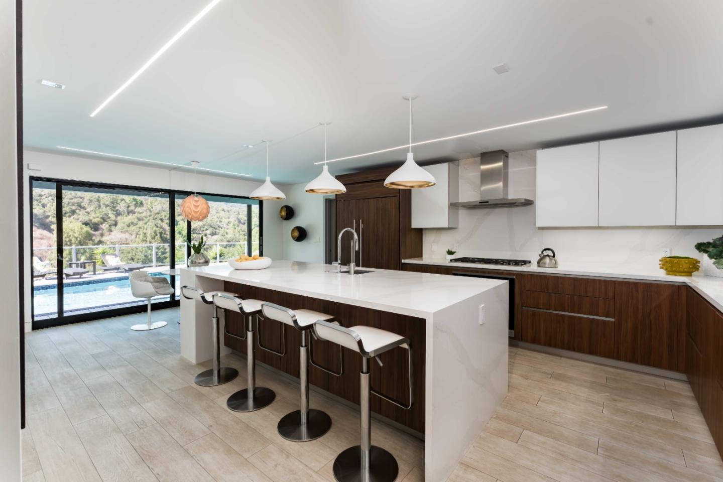 Detail Gallery Image 10 of 31 For 10495 Albertsworth Ln, Los Altos Hills,  CA 94024 - 3 Beds | 3/1 Baths