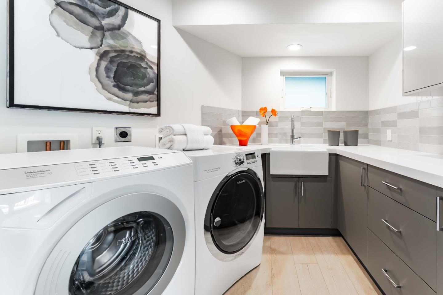 Detail Gallery Image 12 of 31 For 10495 Albertsworth Ln, Los Altos Hills,  CA 94024 - 3 Beds | 3/1 Baths