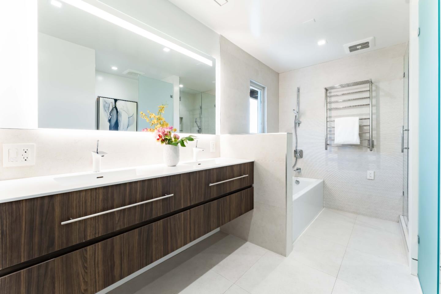 Detail Gallery Image 17 of 31 For 10495 Albertsworth Ln, Los Altos Hills,  CA 94024 - 3 Beds | 3/1 Baths