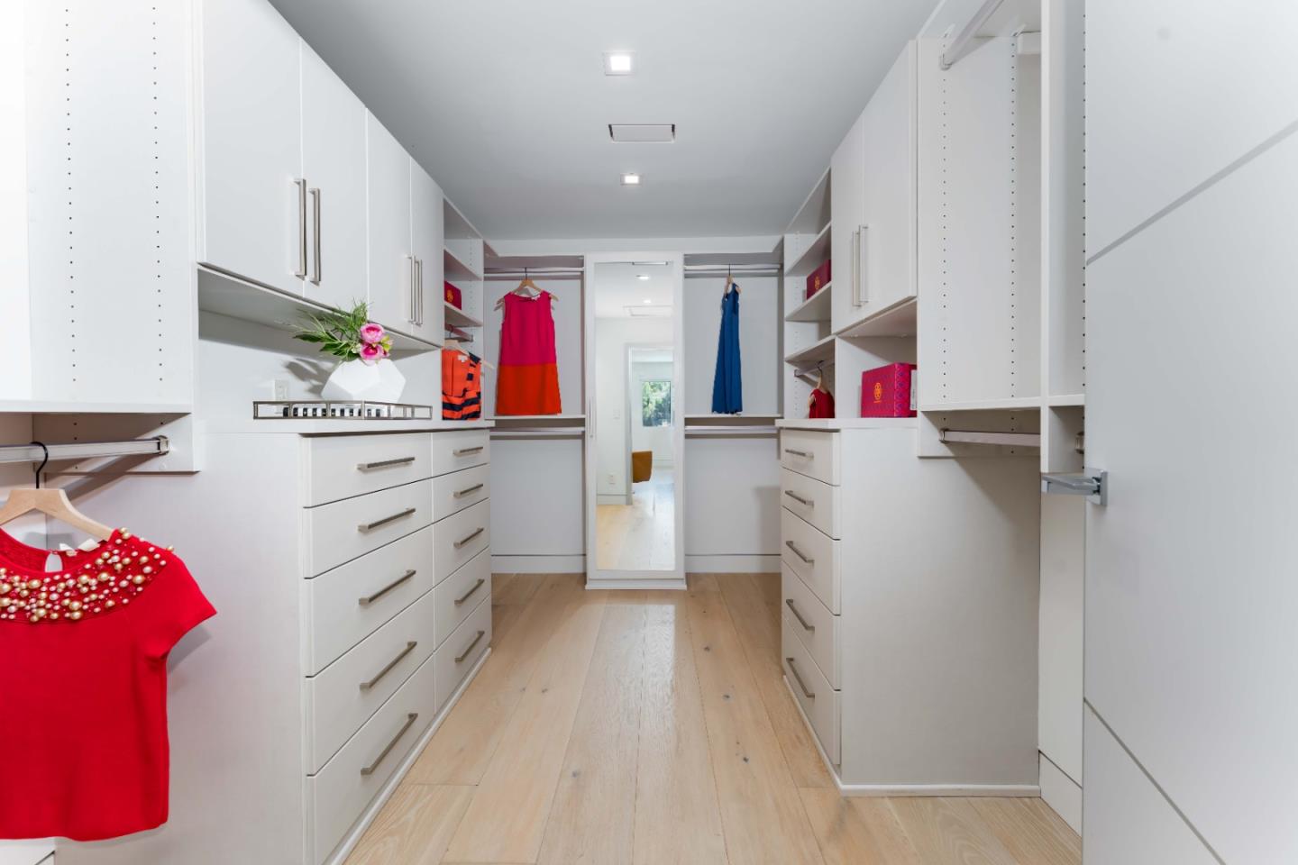 Detail Gallery Image 22 of 31 For 10495 Albertsworth Ln, Los Altos Hills,  CA 94024 - 3 Beds | 3/1 Baths