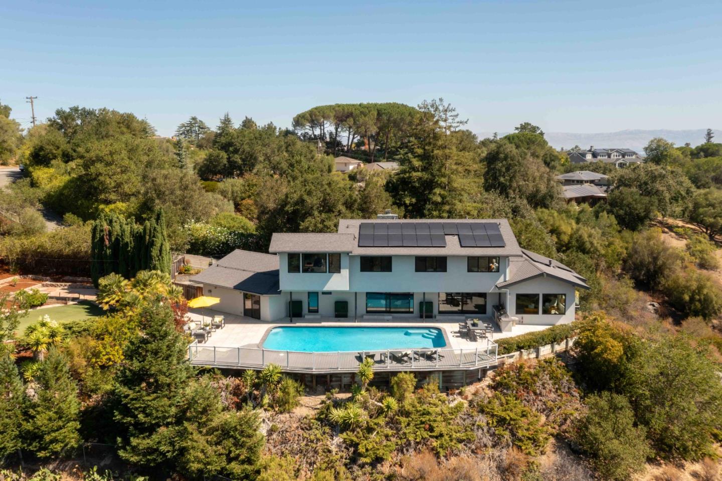 Detail Gallery Image 24 of 31 For 10495 Albertsworth Ln, Los Altos Hills,  CA 94024 - 3 Beds | 3/1 Baths