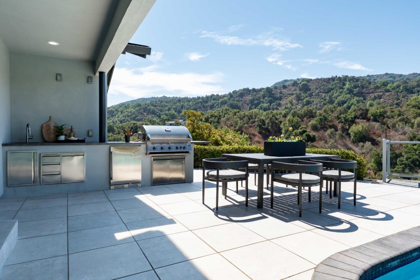 Detail Gallery Image 26 of 31 For 10495 Albertsworth Ln, Los Altos Hills,  CA 94024 - 3 Beds | 3/1 Baths