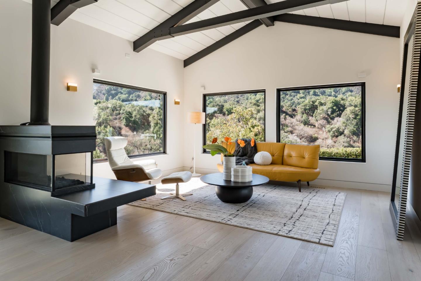 Detail Gallery Image 5 of 31 For 10495 Albertsworth Ln, Los Altos Hills,  CA 94024 - 3 Beds | 3/1 Baths