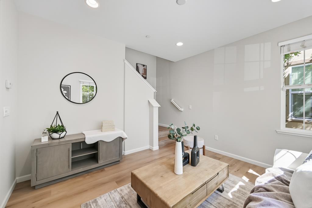 Detail Gallery Image 11 of 35 For 146 English Rose Cir, Campbell,  CA 95008 - 3 Beds | 2/1 Baths