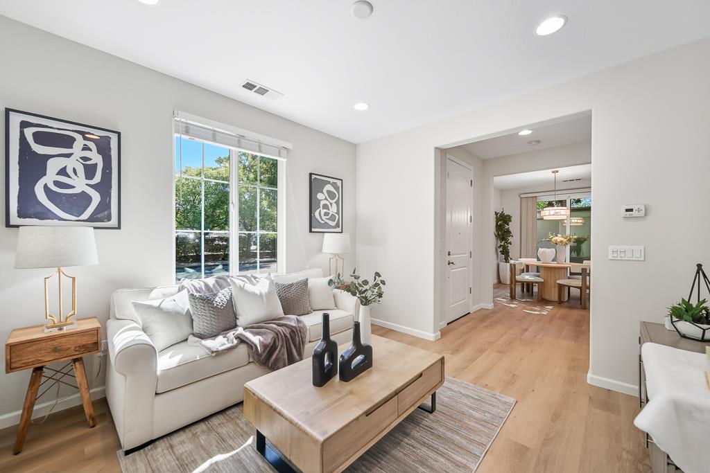 Detail Gallery Image 13 of 35 For 146 English Rose Cir, Campbell,  CA 95008 - 3 Beds | 2/1 Baths