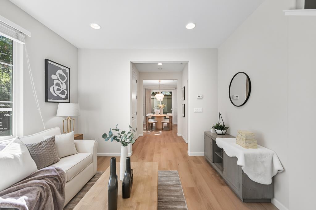 Detail Gallery Image 14 of 35 For 146 English Rose Cir, Campbell,  CA 95008 - 3 Beds | 2/1 Baths