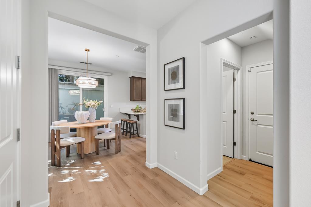 Detail Gallery Image 15 of 35 For 146 English Rose Cir, Campbell,  CA 95008 - 3 Beds | 2/1 Baths