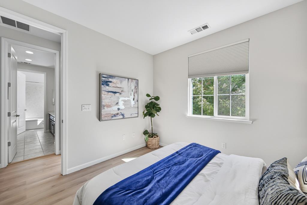 Detail Gallery Image 18 of 35 For 146 English Rose Cir, Campbell,  CA 95008 - 3 Beds | 2/1 Baths