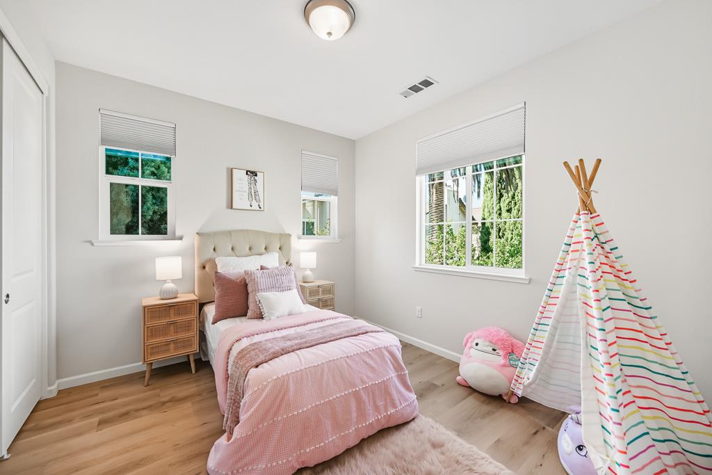 Detail Gallery Image 19 of 35 For 146 English Rose Cir, Campbell,  CA 95008 - 3 Beds | 2/1 Baths